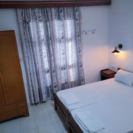 Cleopatra's House 3*