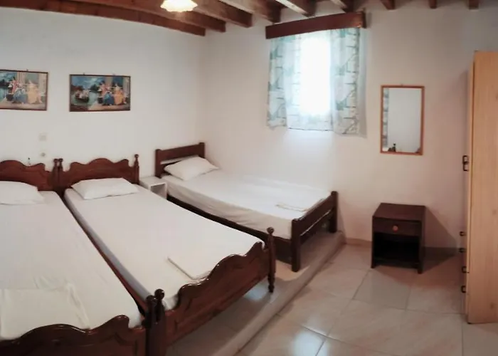 Cleopatra's House 3*