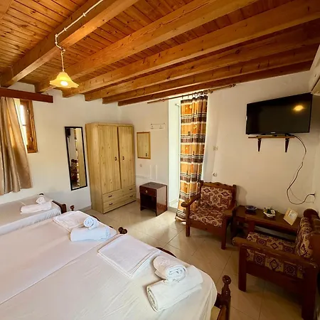 Cleopatra's House 3*