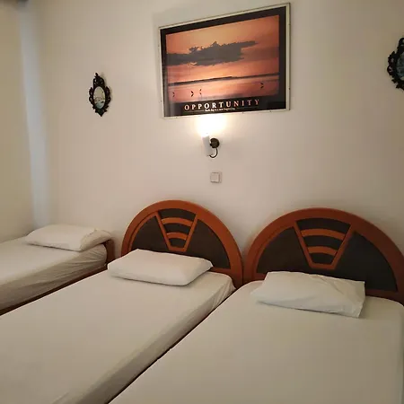 Cleopatra's House 3*