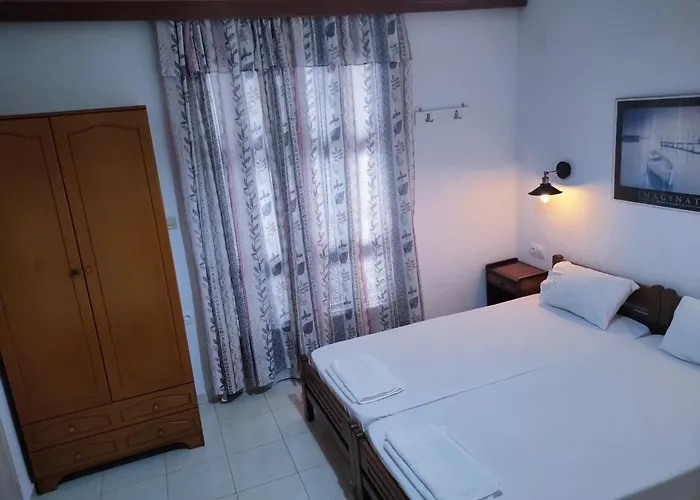 Cleopatra's House 3*